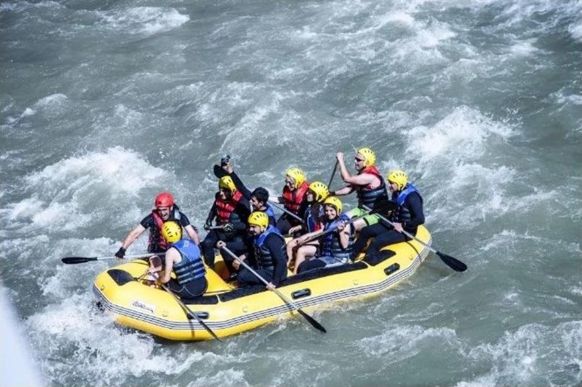 Zap Suyu&rsquo;nda Rafting Coşkusu