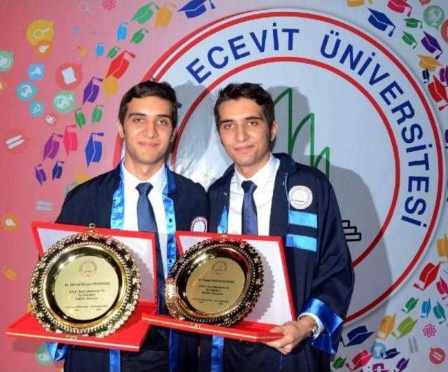 Tıp Fak&uuml;ltesi nin 1 inci Ve 3 &uuml;nc&uuml;s&uuml; Ikizler 2