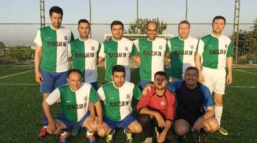 Salihli&rsquo;de Kurumlar Arası Futbol Turnuvası Başladı