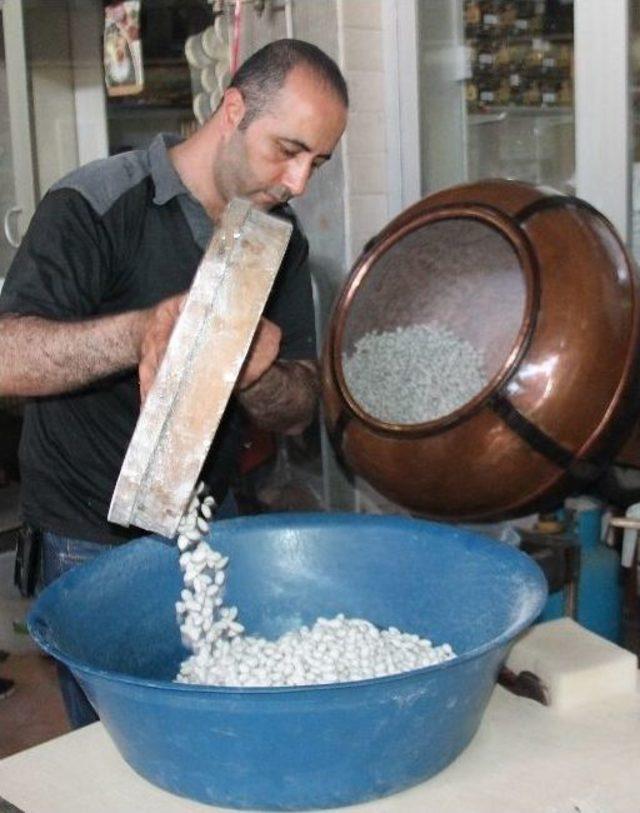 Ramazanın En Bereketli Şekeri Badem 1