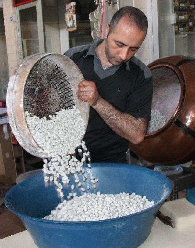 Ramazanın En Bereketli Şekeri Badem 2