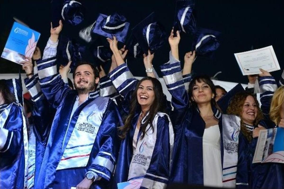 Cb&uuml; İibf Bin 135 Mezununu İş Hayatına Kazandırdı