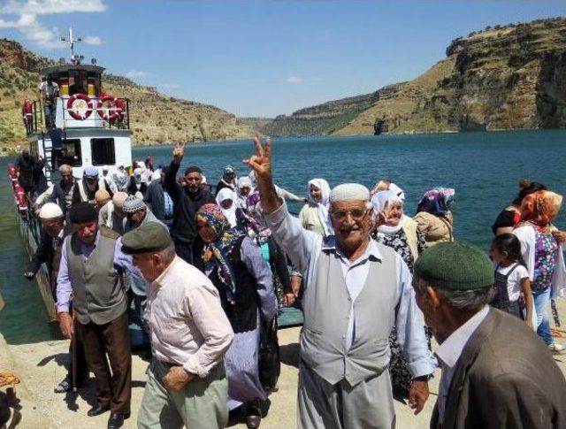Diyarbakır'da Kimsesiz Yaşlılara Ramazan Öncesi Tarih Gezisi