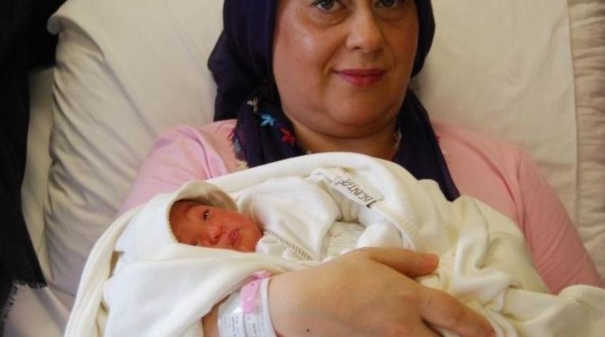 20 Yıl Sonra &Ouml;zlem&rsquo;ine Kavuştu