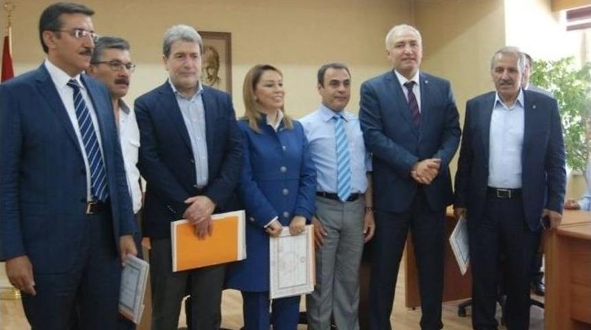 25.d&ouml;nem Ak Parti Malatya Milletvekillri Mazbatalarını Aldı