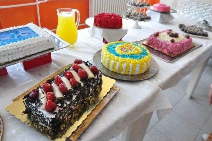 Pasta Kursuna Katılan Kursiyerler Hünerlerini Sergiledi G3