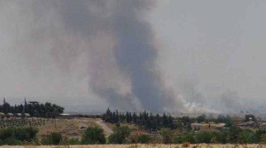 Kilis'in Suriye Sınırında Dumanlar Y&uuml;kselmeye Başladı