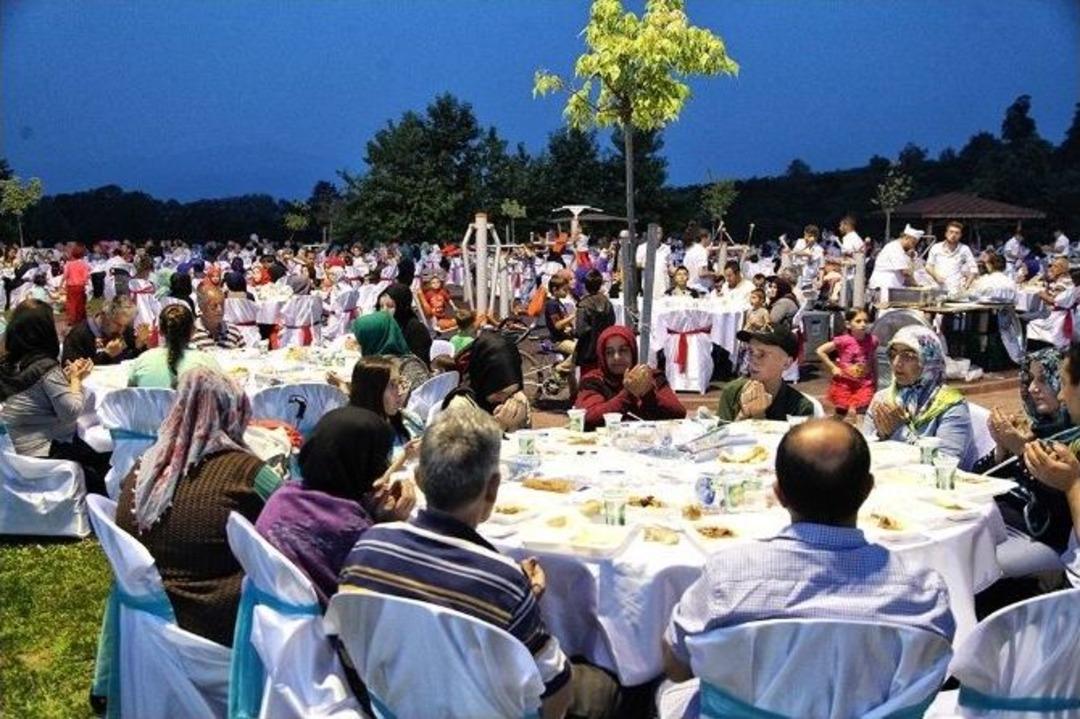 B&uuml;y&uuml;kşehir 16 İl&ccedil;ede İftar Sofraları Kuracak
