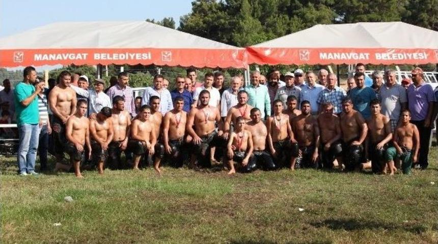 G&uuml;reş&ccedil;iler Antremanlarını S&uuml;rd&uuml;r&uuml;yor