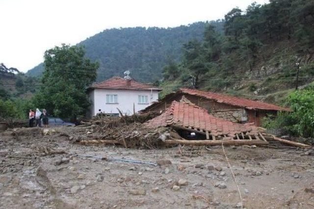 Bilecik'in Tozman Köyü Sel Sularına Teslim Oldu