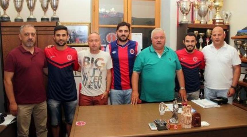 Bergama Belediyespor'da 4 Imza
