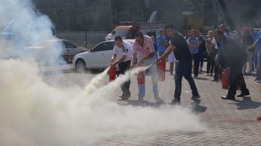 Sağlık &Ccedil;alışanlarına Yangın Eğitimi