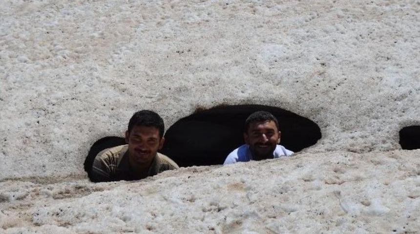 Sason-der &Uuml;yeleri Zoveser Dağı&rsquo;na Tırmandı