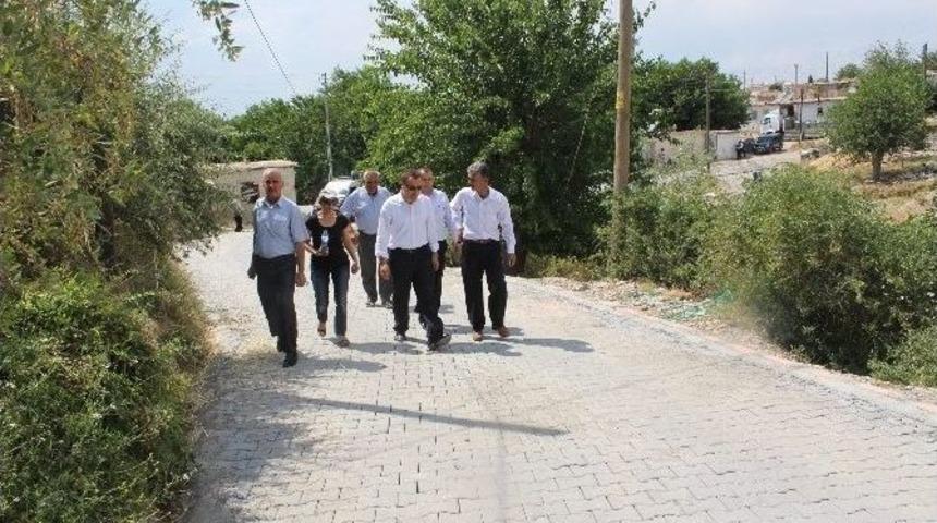 Samsat&rsquo;ın Taşkuyu K&ouml;y&uuml;ne Parke Taşı D&ouml;şeniyor