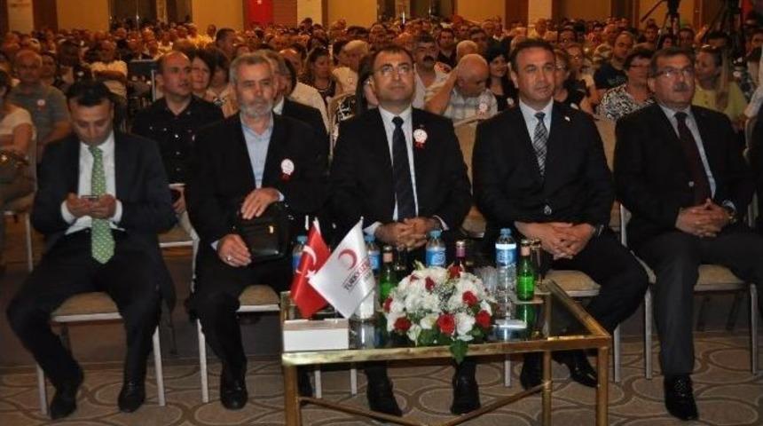 İzmir Rekortmen Kan Bağış&ccedil;ılarını &Ouml;d&uuml;llendirdi