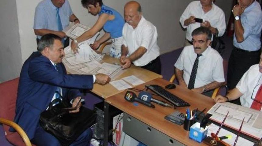 Bakan Eroğlu, Mazbatasını Almak I&ccedil;in Kimliğinin Getirilmesini Bekledi