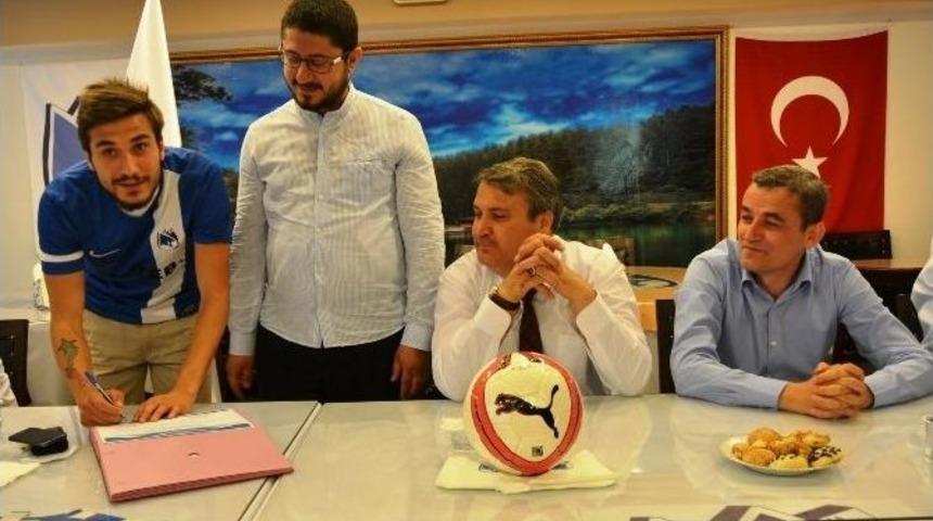 Yunusemre Belediyespor, Futbolcuları İle S&ouml;zleşme İmzaladı