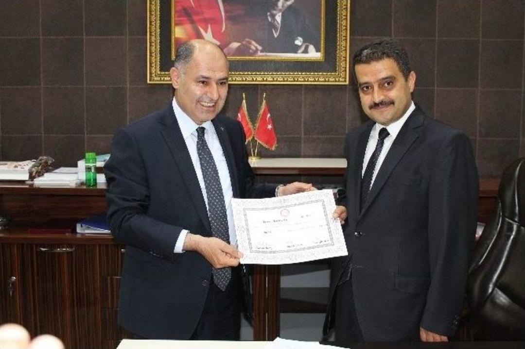 Milletvekili Kavaklıoğlu Mazbatasını Aldı