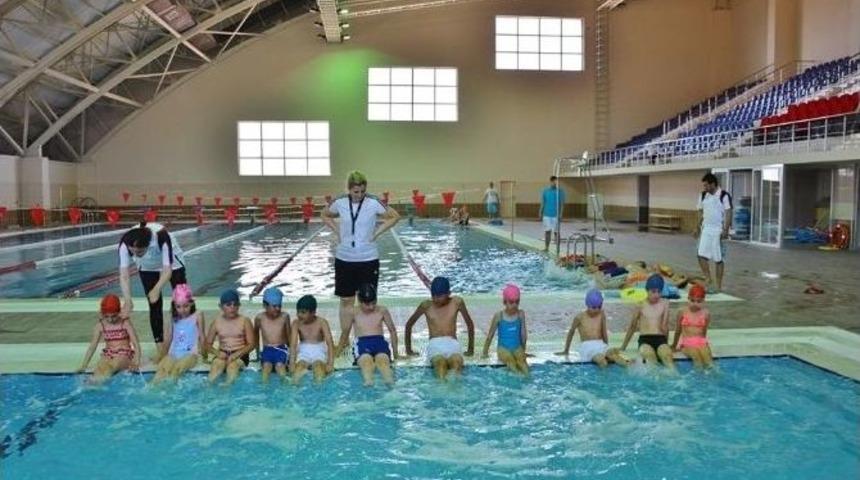 6-12 Yaş &Ccedil;ocuklar Y&uuml;zme &Ouml;ğreniyor
