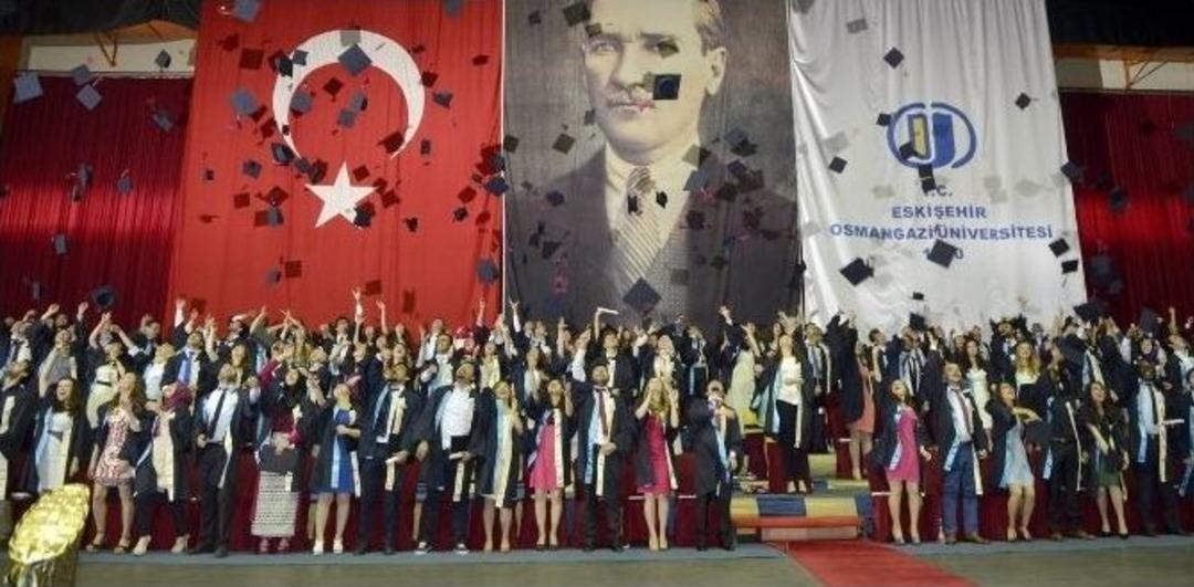 Esog&uuml; 2014-2015 &Ouml;ğretim Yılı Mezuniyet T&ouml;renleri Tıp Fak&uuml;ltesi İle Sona Erdi