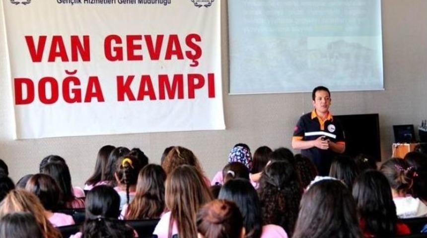 Afad&rsquo;tan Kamp Yapan &Ouml;ğrencilere "deprem" Konulu Eğitim