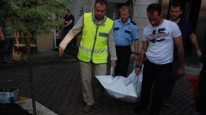 Banka Müdürü Işyerinde Intihar Etti