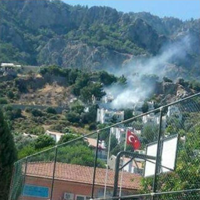 Marmaris’te Çıkan Orman Yangınları Büyümeden Söndürüldü