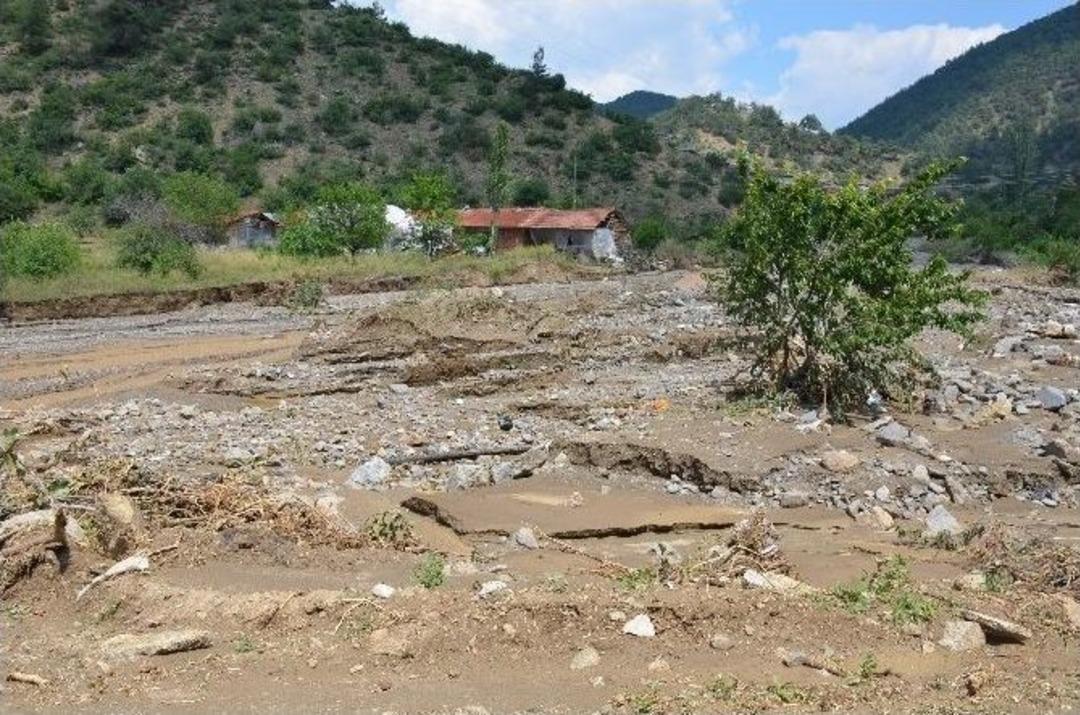 Sel Felaketinin Ardından Vali Nayir, İncelemelerde Bulundu