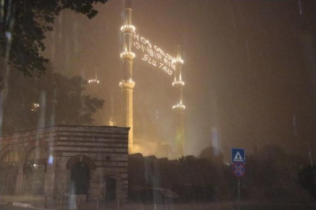 Edirne&rsquo;de Sağanak Hayatı Fel&ccedil; Etti