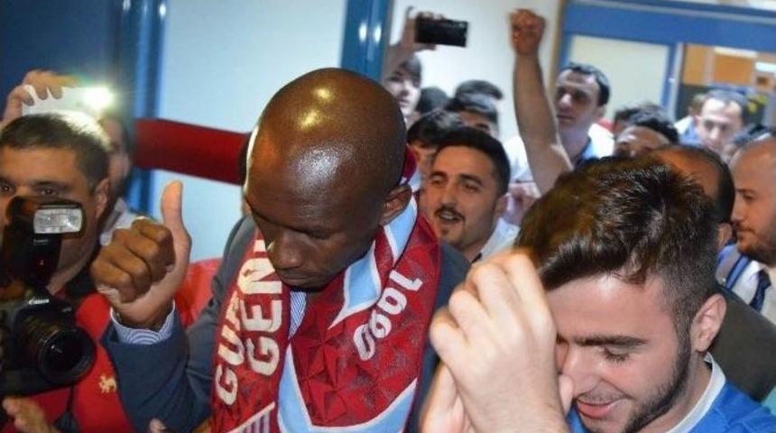 Trabzonspor&rsquo;un Yeni Transferi Stephane M&rsquo;bia Trabzon&rsquo;a Geldi
