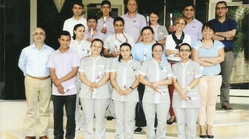 Kat Hizmetleri Kursunu Başarı İle Bitiren Kursiyerler İş Sahibi Oldu