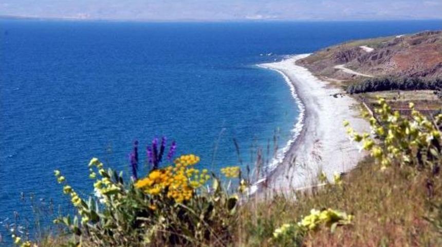 Van G&ouml;l&uuml;'ne Temizlikte Tam Not