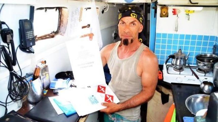 Şampiyon S&ouml;rf&ccedil;&uuml;den Tek Direkli Yelkenli Ile D&uuml;nya Turu