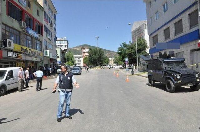 Kentin En İşlek Caddesinde Unutulan Bavul Paniğe Neden Oldu 1