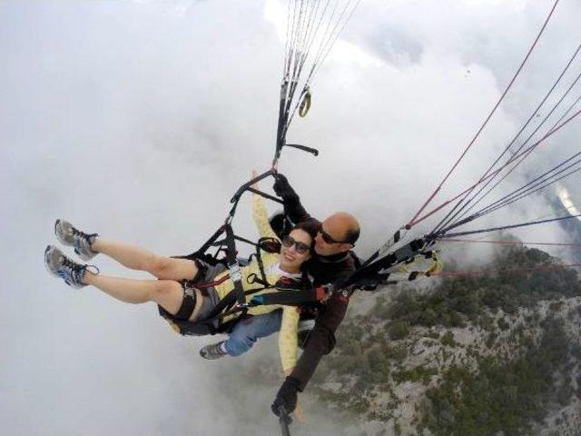 Bulut Tarlaları &Uuml;zerinde U&ccedil;ma Keyfi 1