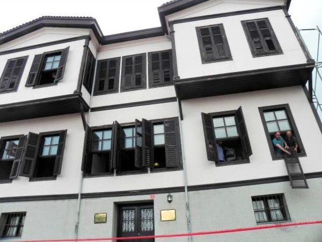 Atatürk Evi Müzesi Restorasyona Alındı