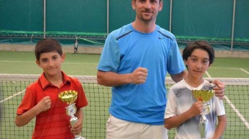 Gecekondudan Tenis Şampiyonluklarına