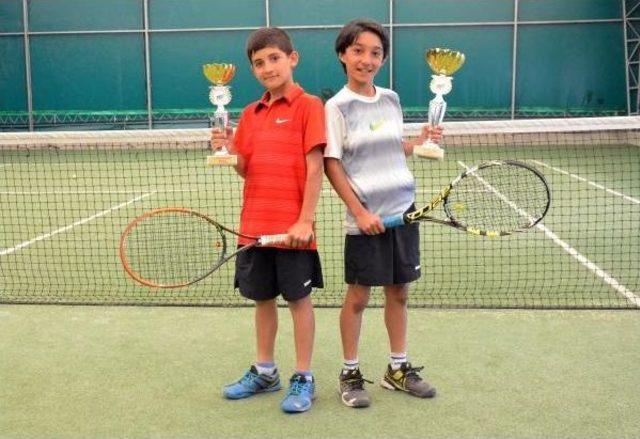 Gecekondudan Tenis Şampiyonluklarına 1