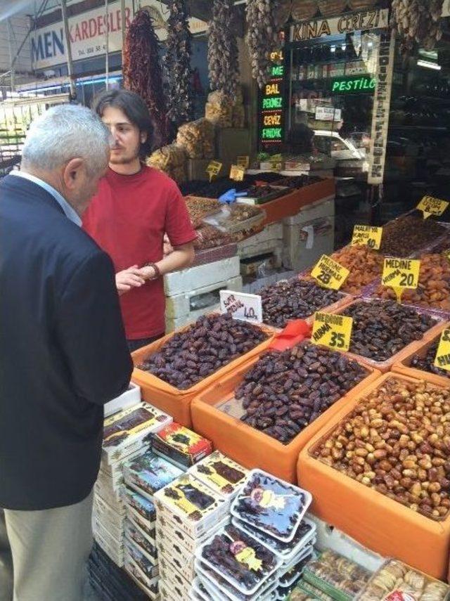 Hurma Tezgahları Süslüyor