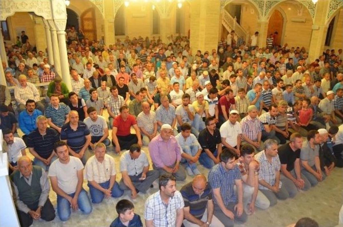 Kulalılar Yeni Yapılan Camiye Akın Etti