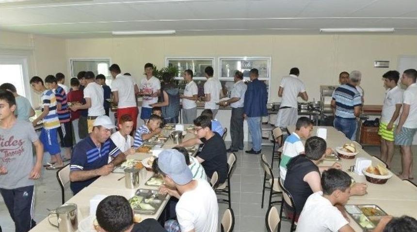Başarılı &Ouml;ğrenciler Kesikk&ouml;pr&uuml;&rsquo;de