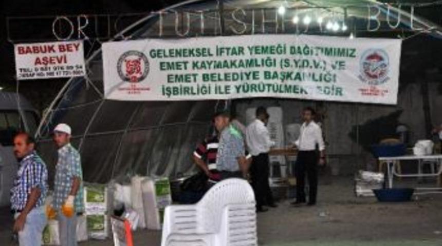 Emet&rsquo;te Her G&uuml;n Bin Kişiye İftar
