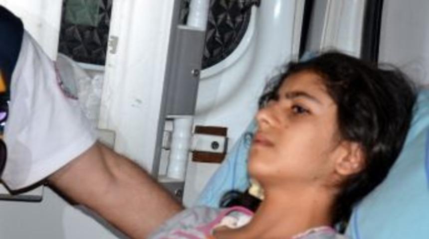 Y&uuml;ksekova&rsquo;da Askerler İle Pkk Arasındaki &Ccedil;atışmada 1 &Ccedil;ocuk Yaralandı