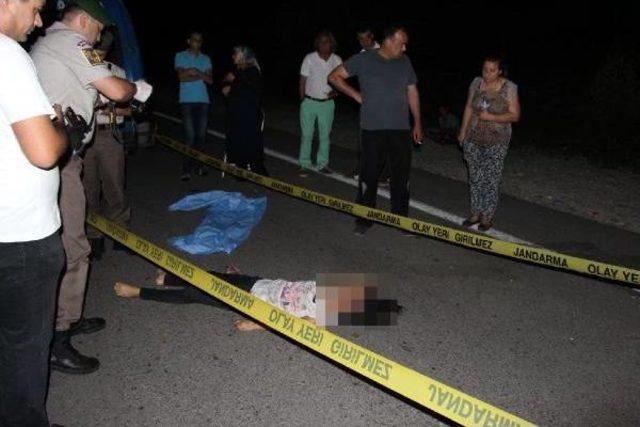 İş Dönüşü Motosiklet Çarpan Kız Yaşamını Yitirdi 1