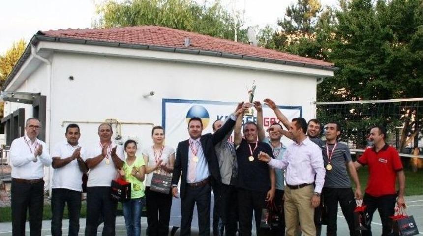 Kayserigaz 8.voleybol Turnuvasının Galibi Dostluk Oldu!