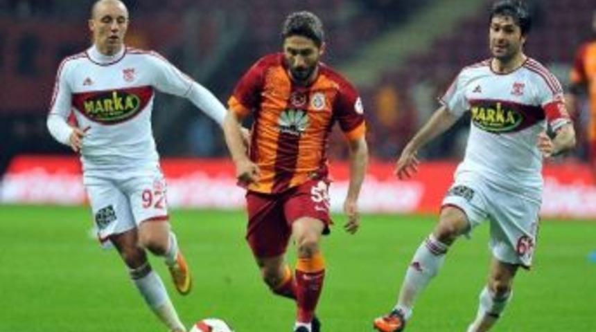 Galatasaray Sabri Sarıoğlu İle Anlaştı
