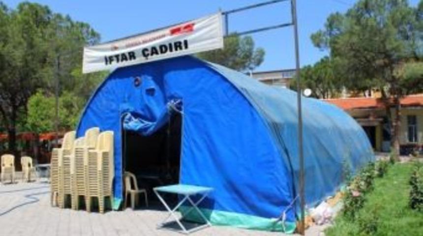 G&ouml;rdes&rsquo;te İftar &Ccedil;adırı Kuruldu