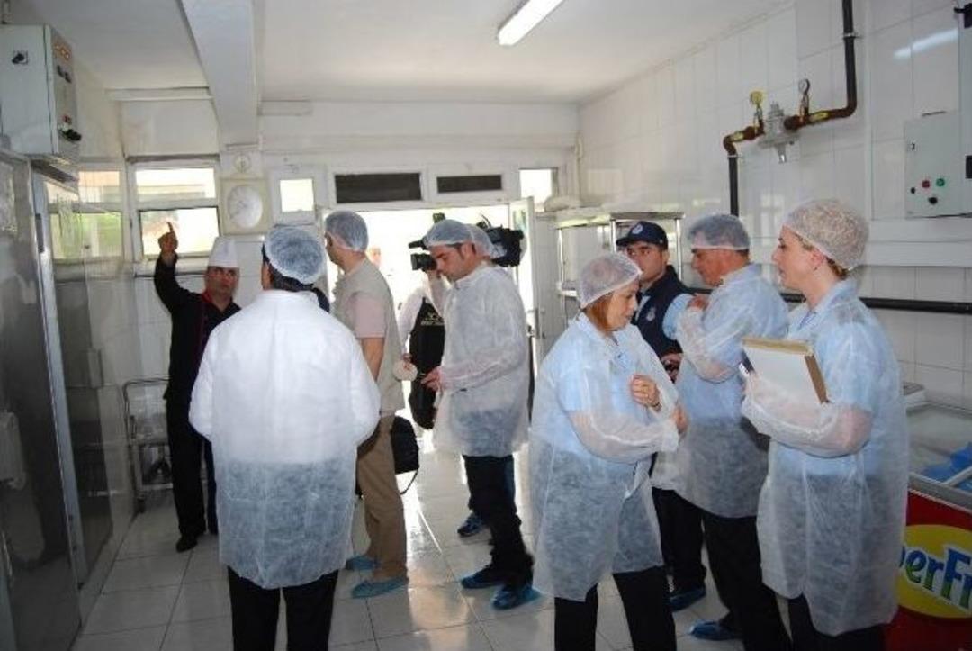 &Uuml;mraniye Belediyesi Zabıtasından Ramazan Denetimi