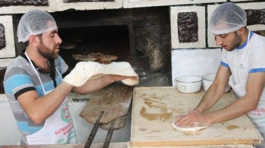 Siirt&rsquo;te İlk Ramazan Pidesi &Ccedil;ıktı