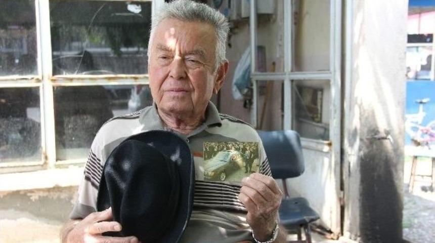 Demirel&rsquo;in Şapkasını 29 Yıldır Saklıyor